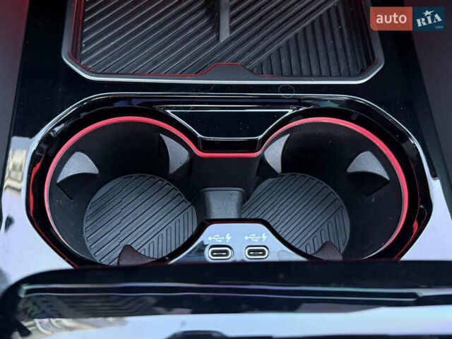 Серый БМВ i5, объемом двигателя 0 л и пробегом 29 тыс. км за 75000 $, фото 91 на Automoto.ua
