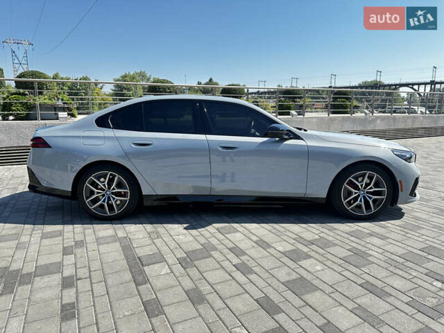 Серый БМВ i5, объемом двигателя 0 л и пробегом 6 тыс. км за 83000 $, фото 3 на Automoto.ua