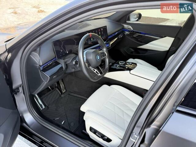 Серый БМВ i5, объемом двигателя 0 л и пробегом 35 тыс. км за 64500 $, фото 37 на Automoto.ua