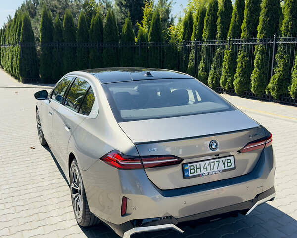 Серый БМВ i5, объемом двигателя 0 л и пробегом 5 тыс. км за 59000 $, фото 9 на Automoto.ua
