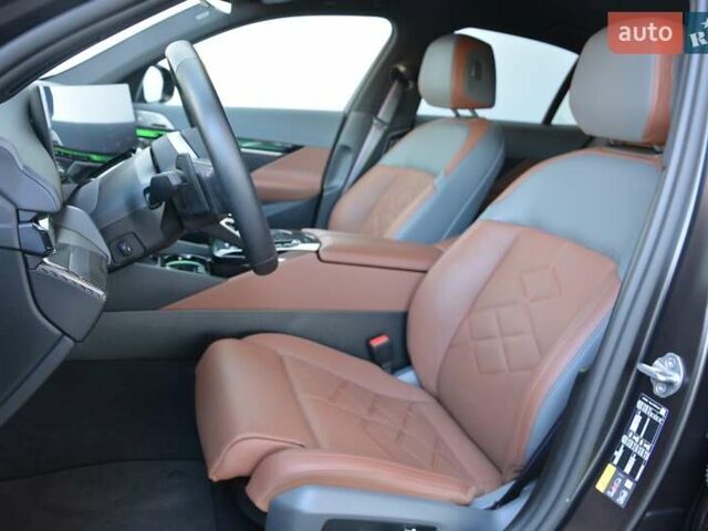 Сірий БМВ i5, об'ємом двигуна 0 л та пробігом 4 тис. км за 86780 $, фото 3 на Automoto.ua