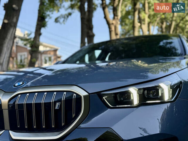 Серый БМВ i5, объемом двигателя 0 л и пробегом 15 тыс. км за 59500 $, фото 4 на Automoto.ua