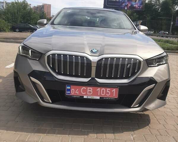 Сірий БМВ i5, об'ємом двигуна 0 л та пробігом 6 тис. км за 47999 $, фото 9 на Automoto.ua
