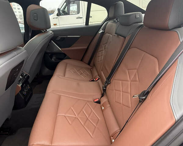 Сірий БМВ i5, об'ємом двигуна 0 л та пробігом 25 тис. км за 65900 $, фото 39 на Automoto.ua