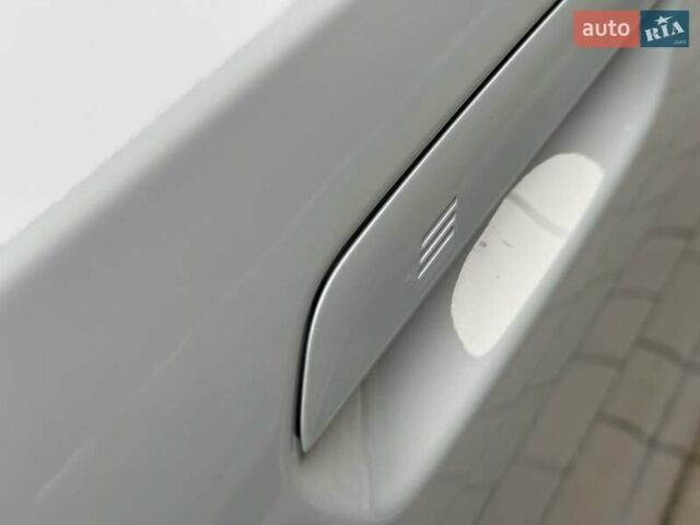 Сірий БМВ i5, об'ємом двигуна 0 л та пробігом 18 тис. км за 59500 $, фото 5 на Automoto.ua