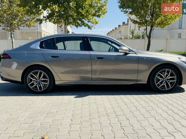 Серый БМВ i5, объемом двигателя 0 л и пробегом 5 тыс. км за 59000 $, фото 5 на Automoto.ua