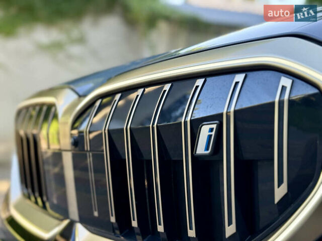 Серый БМВ i5, объемом двигателя 0 л и пробегом 15 тыс. км за 59500 $, фото 11 на Automoto.ua