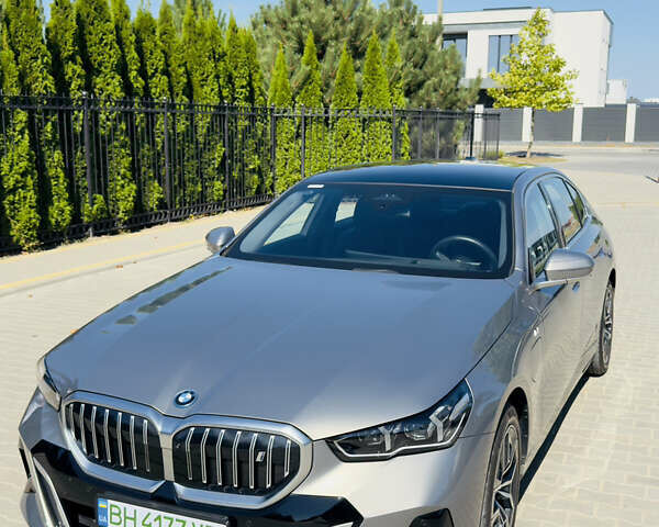 Серый БМВ i5, объемом двигателя 0 л и пробегом 5 тыс. км за 59000 $, фото 8 на Automoto.ua