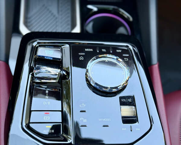 Серый БМВ i5, объемом двигателя 0 л и пробегом 15 тыс. км за 59500 $, фото 23 на Automoto.ua