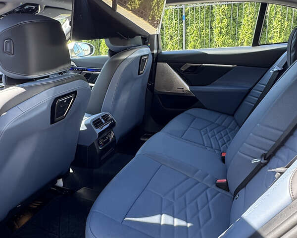 Серый БМВ i5, объемом двигателя 0 л и пробегом 5 тыс. км за 59000 $, фото 17 на Automoto.ua