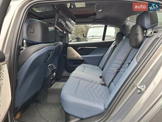 Серый БМВ i5, объемом двигателя 0 л и пробегом 5 тыс. км за 54900 $, фото 24 на Automoto.ua
