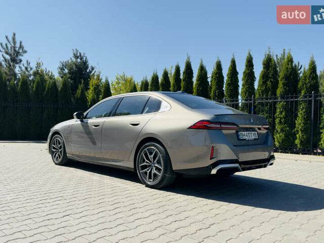 Серый БМВ i5, объемом двигателя 0 л и пробегом 5 тыс. км за 59000 $, фото 2 на Automoto.ua