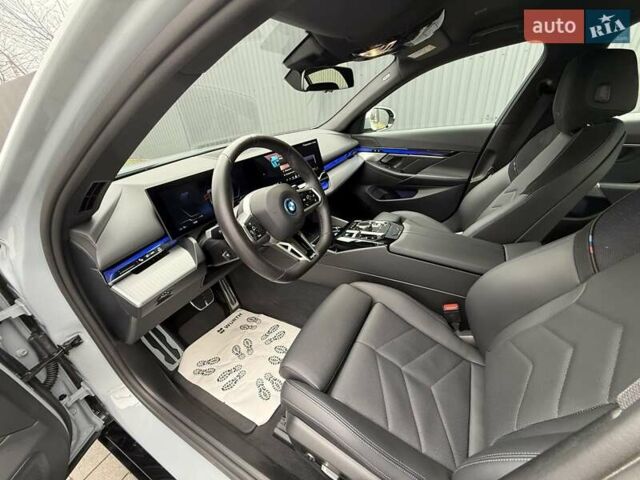 Сірий БМВ i5, об'ємом двигуна 0 л та пробігом 18 тис. км за 59500 $, фото 14 на Automoto.ua