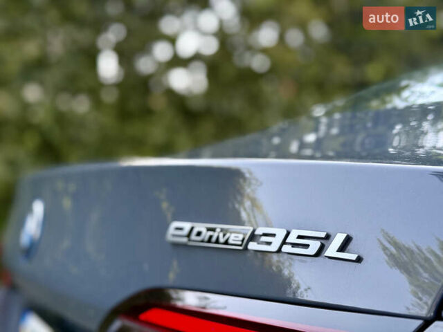 Серый БМВ i5, объемом двигателя 0 л и пробегом 15 тыс. км за 59500 $, фото 34 на Automoto.ua