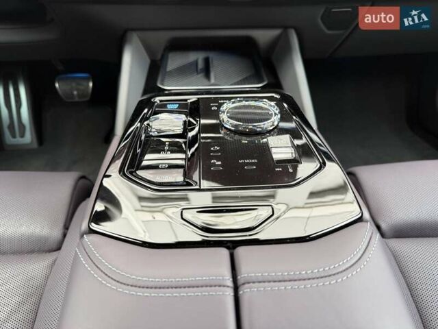 Серый БМВ i5, объемом двигателя 0 л и пробегом 5 тыс. км за 98929 $, фото 19 на Automoto.ua