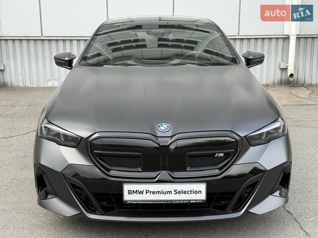 Серый БМВ i5, объемом двигателя 0 л и пробегом 5 тыс. км за 98929 $, фото 1 на Automoto.ua