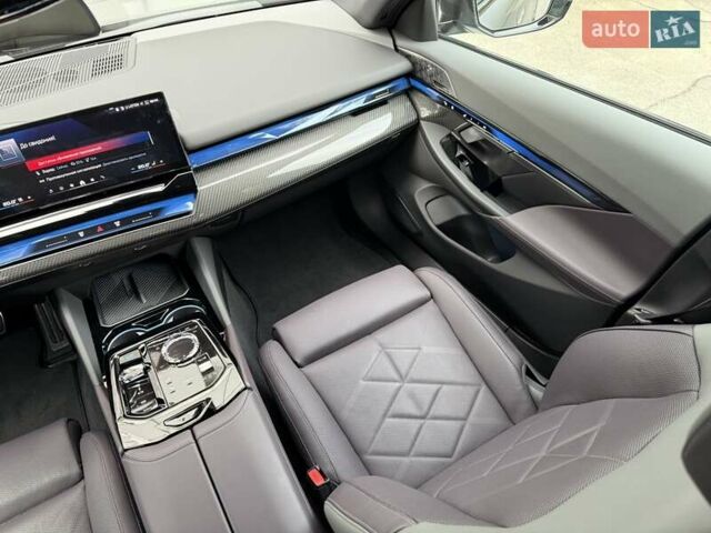 Серый БМВ i5, объемом двигателя 0 л и пробегом 5 тыс. км за 98929 $, фото 17 на Automoto.ua