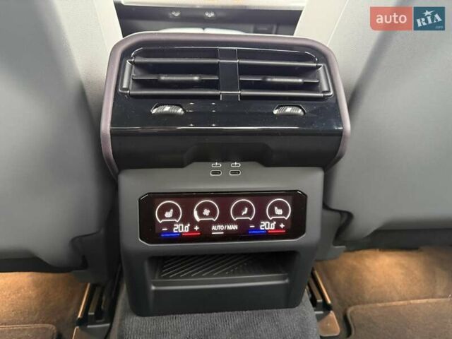 Серый БМВ i5, объемом двигателя 0 л и пробегом 5 тыс. км за 98929 $, фото 13 на Automoto.ua