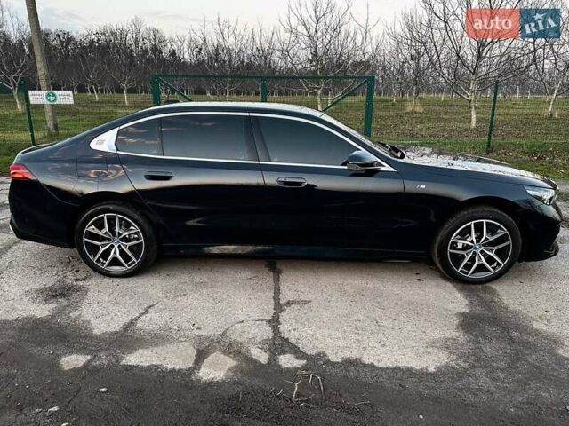 Синій БМВ i5, об'ємом двигуна 0 л та пробігом 4 тис. км за 48999 $, фото 7 на Automoto.ua