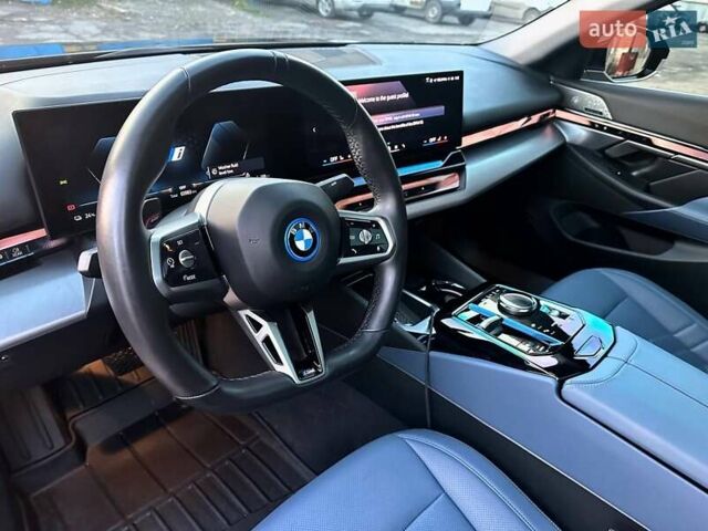 Синій БМВ i5, об'ємом двигуна 0 л та пробігом 4 тис. км за 48999 $, фото 17 на Automoto.ua