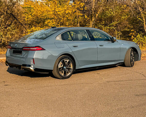 БМВ i5 2024 в Кривом Роге на Automoto.ua Синий БМВ i5, объемом двигателя 0 л и пробегом 15 тыс. км за 48000 $, фото 3 на Automoto.ua