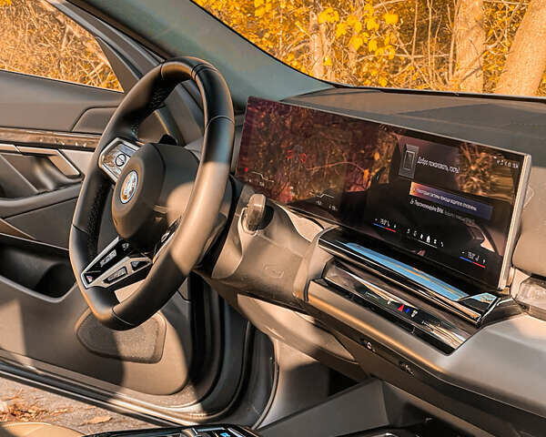 БМВ i5 2024 в Кривом Роге на Automoto.ua Синий БМВ i5, объемом двигателя 0 л и пробегом 15 тыс. км за 48000 $, фото 10 на Automoto.ua