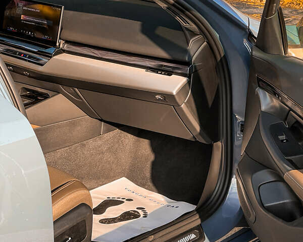 БМВ i5 2024 в Кривом Роге на Automoto.ua Синий БМВ i5, объемом двигателя 0 л и пробегом 15 тыс. км за 48000 $, фото 9 на Automoto.ua