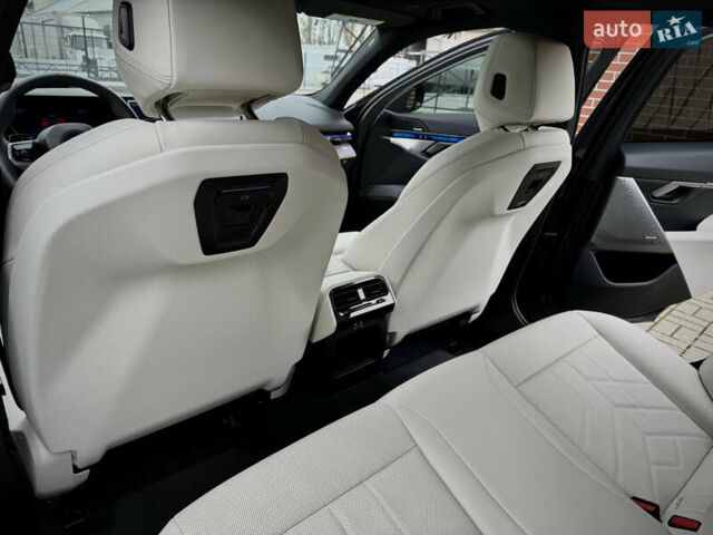 Синий БМВ i5, объемом двигателя 0 л и пробегом 4 тыс. км за 56500 $, фото 45 на Automoto.ua