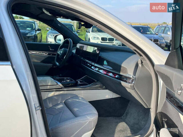 Білий БМВ i7, об'ємом двигуна 0 л та пробігом 41 тис. км за 87890 $, фото 26 на Automoto.ua