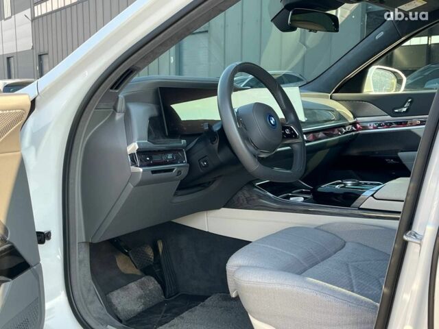Білий БМВ i7, об'ємом двигуна 0 л та пробігом 41 тис. км за 87890 $, фото 47 на Automoto.ua