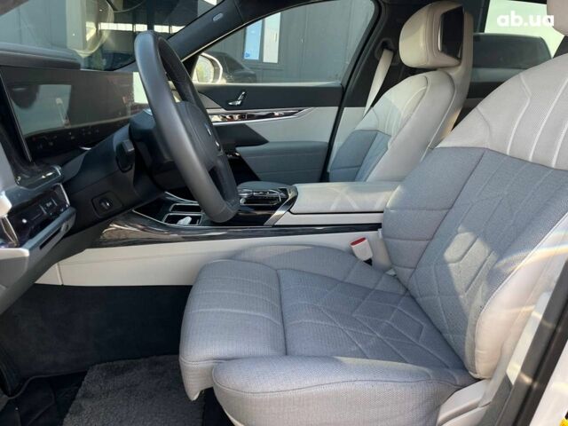 Білий БМВ i7, об'ємом двигуна 0 л та пробігом 41 тис. км за 87890 $, фото 48 на Automoto.ua