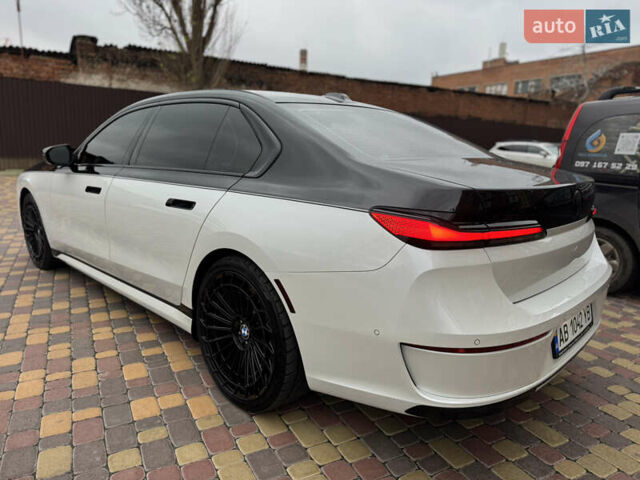 Белый БМВ i7, объемом двигателя 0 л и пробегом 9 тыс. км за 85000 $, фото 11 на Automoto.ua