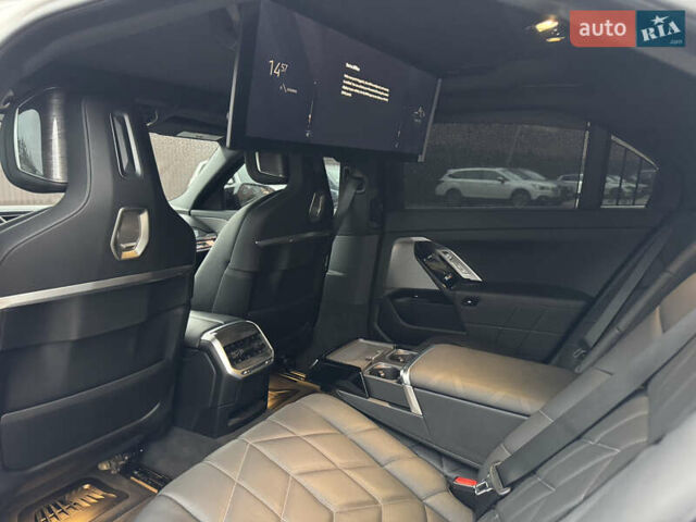 Белый БМВ i7, объемом двигателя 0 л и пробегом 9 тыс. км за 85000 $, фото 31 на Automoto.ua