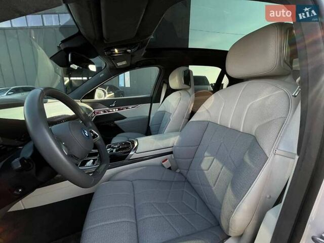 Білий БМВ i7, об'ємом двигуна 0 л та пробігом 41 тис. км за 87890 $, фото 43 на Automoto.ua