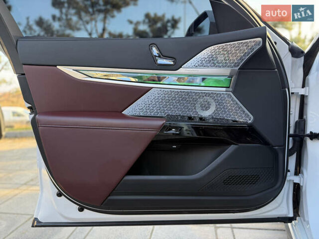 Білий БМВ i7, об'ємом двигуна 0 л та пробігом 42 тис. км за 86900 $, фото 27 на Automoto.ua