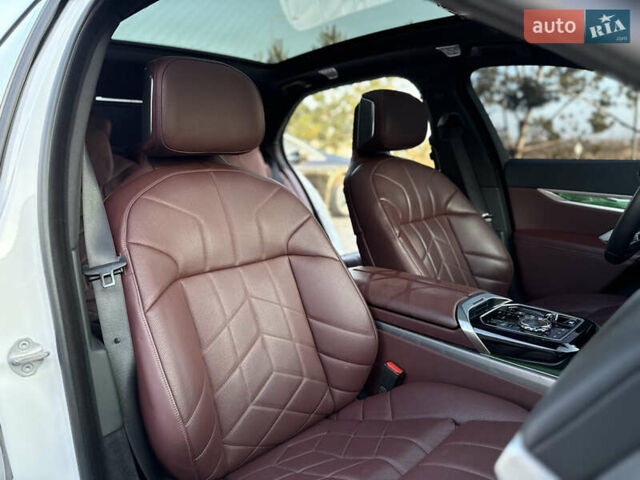 Білий БМВ i7, об'ємом двигуна 0 л та пробігом 42 тис. км за 86900 $, фото 84 на Automoto.ua