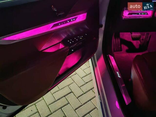 Белый БМВ i7, объемом двигателя 0 л и пробегом 60 тыс. км за 87000 $, фото 12 на Automoto.ua