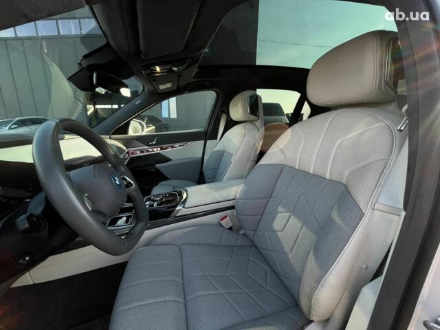 Білий БМВ i7, об'ємом двигуна 0 л та пробігом 41 тис. км за 87890 $, фото 33 на Automoto.ua