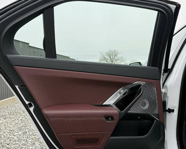 Білий БМВ i7, об'ємом двигуна 0 л та пробігом 12 тис. км за 95500 $, фото 27 на Automoto.ua