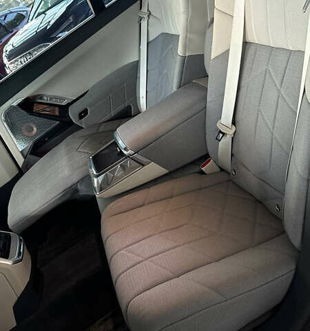 Бежевый БМВ i7, объемом двигателя 0 л и пробегом 39 тыс. км за 104623 $, фото 26 на Automoto.ua