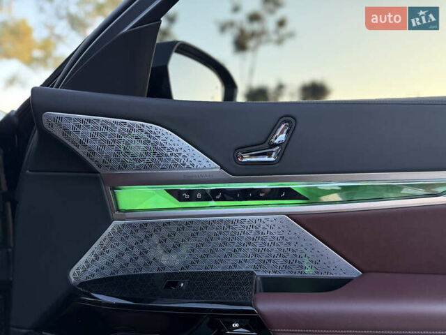 Черный БМВ i7, объемом двигателя 0 л и пробегом 36 тыс. км за 107000 $, фото 100 на Automoto.ua