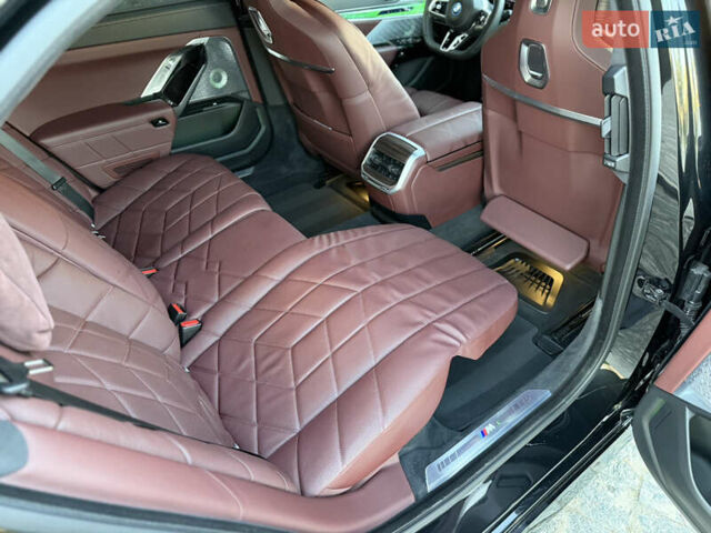 Черный БМВ i7, объемом двигателя 0 л и пробегом 36 тыс. км за 107000 $, фото 95 на Automoto.ua