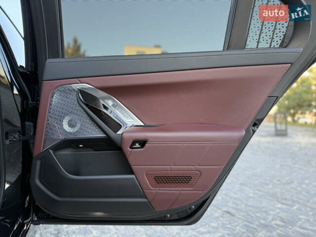 Черный БМВ i7, объемом двигателя 0 л и пробегом 36 тыс. км за 107000 $, фото 88 на Automoto.ua