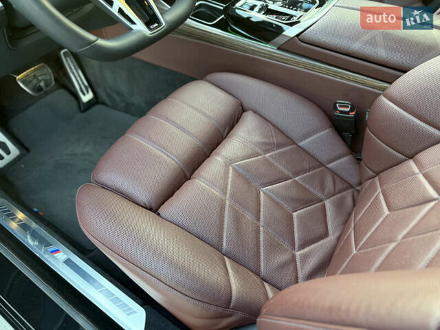 Черный БМВ i7, объемом двигателя 0 л и пробегом 36 тыс. км за 107000 $, фото 33 на Automoto.ua