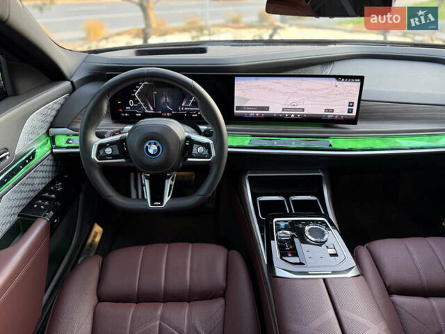 Черный БМВ i7, объемом двигателя 0 л и пробегом 36 тыс. км за 107000 $, фото 87 на Automoto.ua