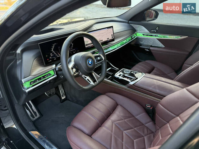 Черный БМВ i7, объемом двигателя 0 л и пробегом 36 тыс. км за 107000 $, фото 40 на Automoto.ua