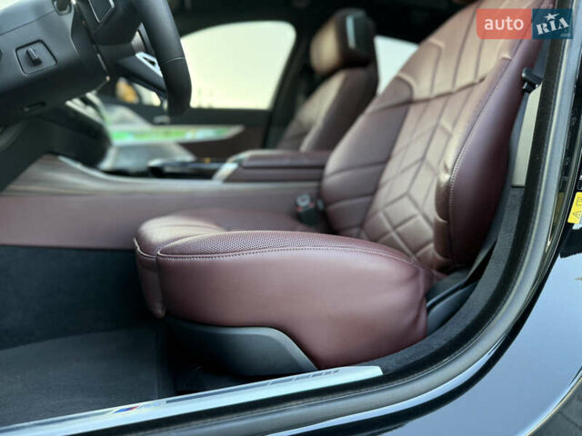 Черный БМВ i7, объемом двигателя 0 л и пробегом 36 тыс. км за 107000 $, фото 32 на Automoto.ua