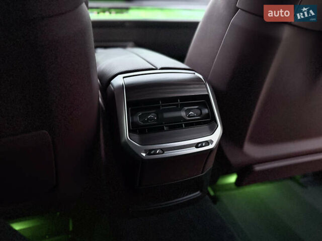 Черный БМВ i7, объемом двигателя 0 л и пробегом 36 тыс. км за 107000 $, фото 80 на Automoto.ua