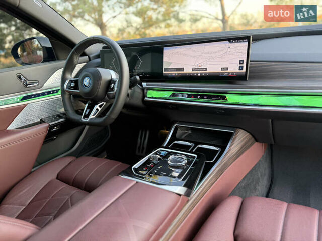 Черный БМВ i7, объемом двигателя 0 л и пробегом 36 тыс. км за 107000 $, фото 106 на Automoto.ua