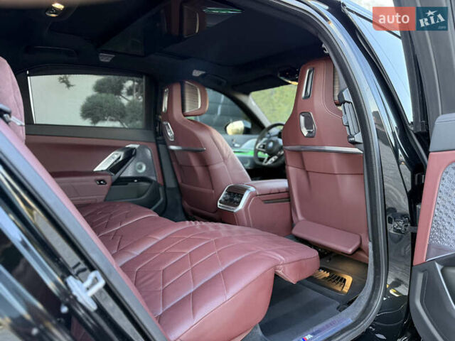 Черный БМВ i7, объемом двигателя 0 л и пробегом 36 тыс. км за 107000 $, фото 93 на Automoto.ua